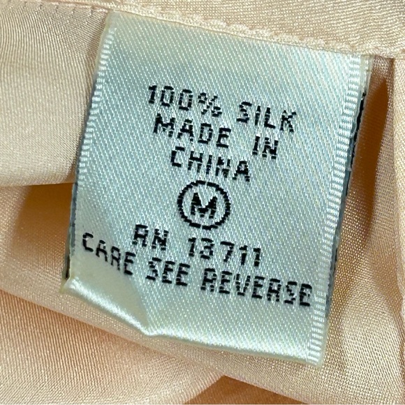 Valerie Stevens Womens Vintage 100% Silk Robe Size M Long Pockets Belt Peach NWT - Picture 14 of 16